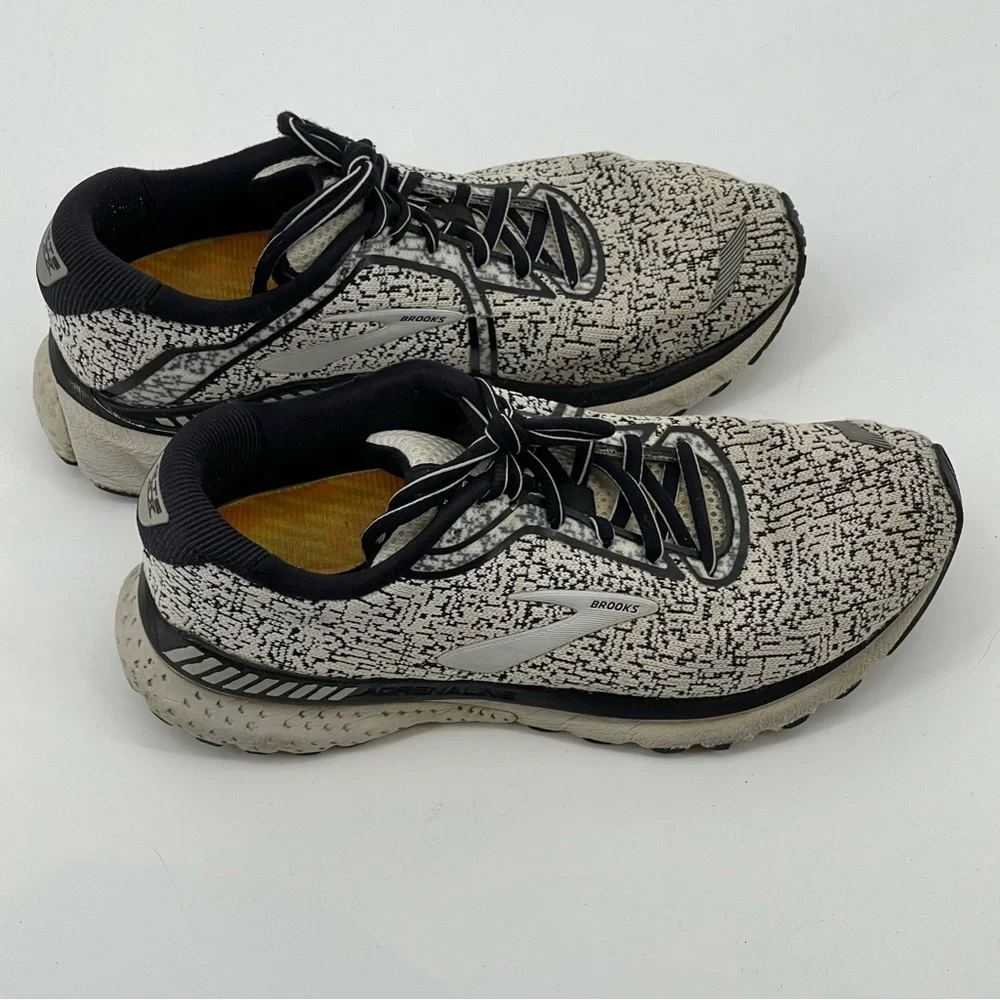 BROOKS GTS XX WOMENS RUNNING SHOES SZ 10, GOOD PREOWNED CONDITION